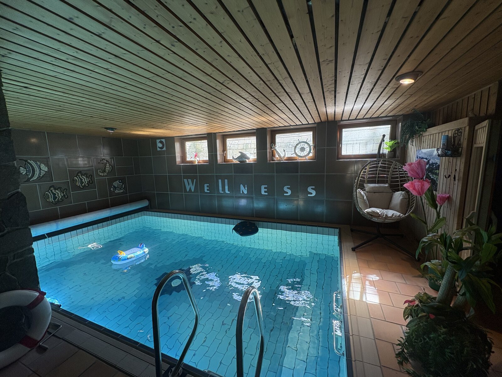 Hauseigenes Hallenbad